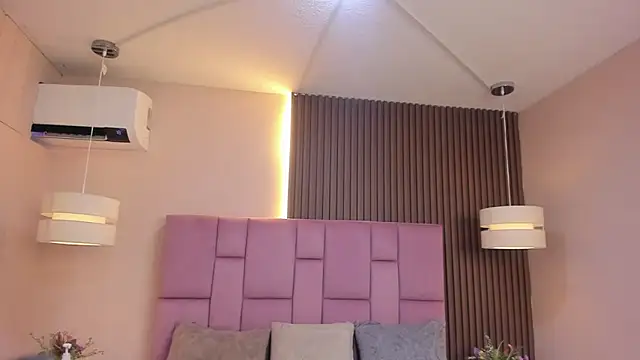 janna lopez  online show from November 2025 06:24:01 AM