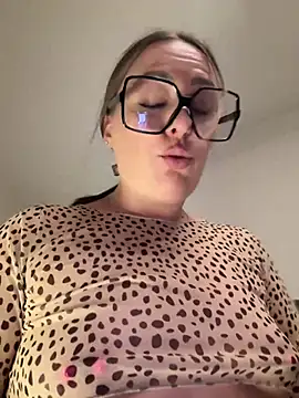 Megan off online show from June 2026 07:06:02 AM