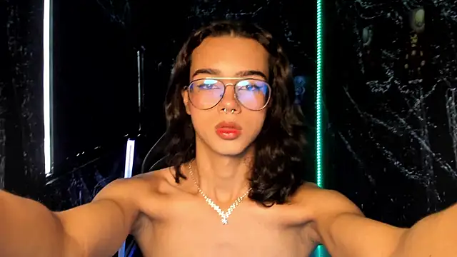 Snapshot of MattThompsonn chatting on January 2025 09:19:01 PM MattThompsonn online show from January 2025 09:19:01 PM