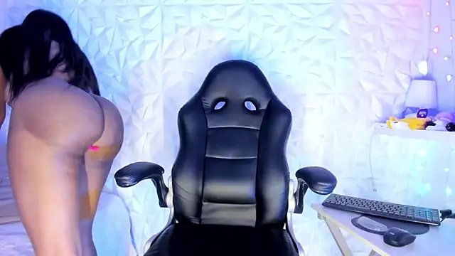 Snapshot of Karen_morena chatting on January 2025 04:06:01 PM Karen morena online show from January 2025 04:06:01 PM