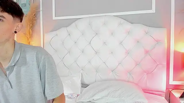 Snapshot of connor_and_angel chatting on January 2025 04:30:01 PM connor and angel online show from January 2025 04:30:01 PM