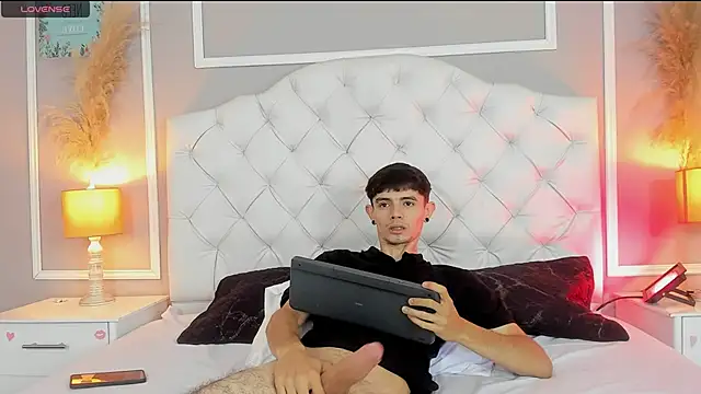 Snapshot of connor_and_angel chatting on February 2025 02:16:02 PM connor and angel online show from February 2025 02:16:02 PM