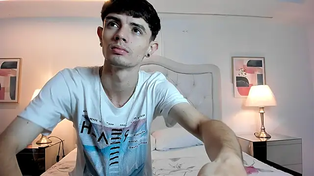 Snapshot of connor_and_angel chatting on March 2025 07:32:01 PM connor and angel online show from March 2025 07:32:01 PM