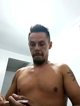 Santanacumxplod online show from December 2025 02:17:01 AM