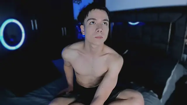 alanblack1 online show from April 2026 01:53:01 PM