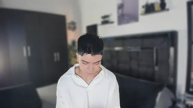 alanblack1 online show from April 2026 04:01:01 PM