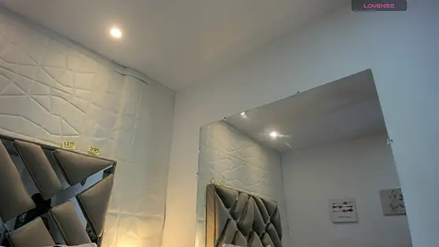 raquell moore online show from October 2025 01:14:01 AM