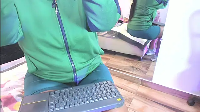 raquell moore online show from April 2026 01:19:01 PM