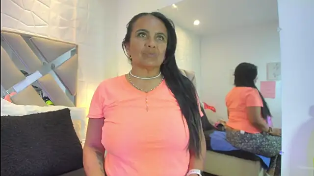 raquell moore online show from April 2026 01:50:01 AM