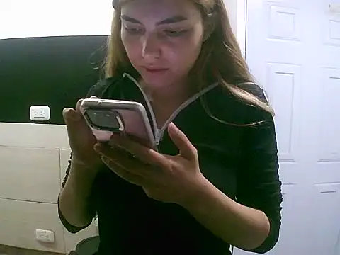 VittoriaTaylor online show from November 2025 01:59:02 AM