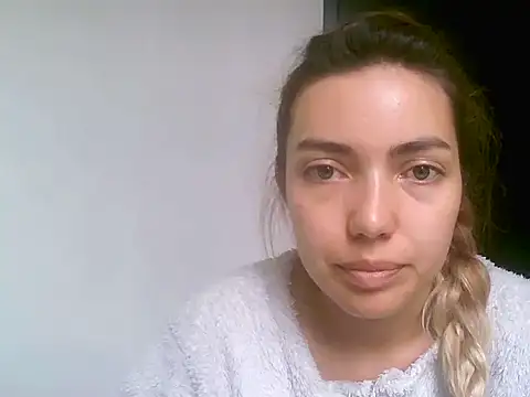 VittoriaTaylor online show from March 2026 03:28:01 PM