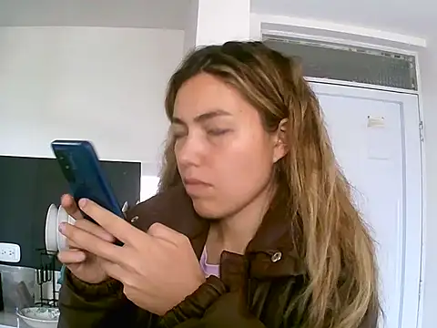 VittoriaTaylor online show from April 2026 06:34:02 PM