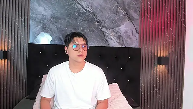 vanilla hot online show from February 2025 01:16:02 PM