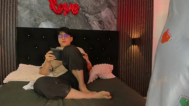 vanilla hot online show from February 2025 01:22:02 PM