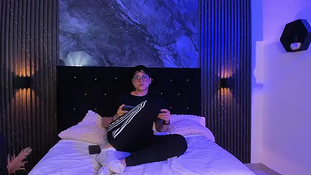 vanilla hot online show from March 2025 01:09:02 PM