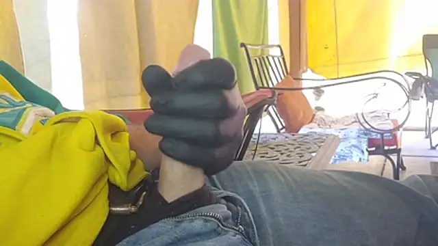 Snapshot of bwcbeat83 chatting on February 2026 06:44:02 PM bwcbeat83 online show from February 2026 06:44:02 PM