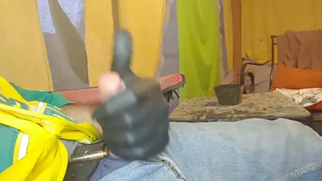 Snapshot of bwcbeat83 chatting on March 2026 01:33:01 AM bwcbeat83 online show from March 2026 01:33:01 AM