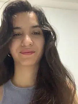 Bella still online show from November 2025 01:13:01 PM