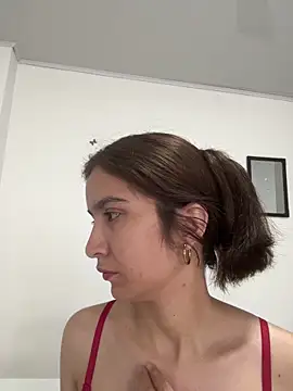 Bella still online show from February 2026 01:39:01 PM