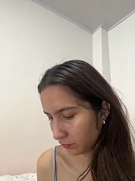 Bella still online show from April 2026 01:53:02 PM