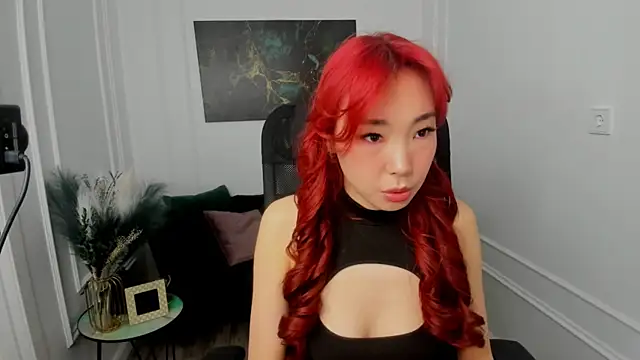 AnnaReyla online show from March 2026 04:01:01 AM