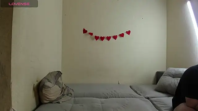 Browni Kiss online show from July 2026 03:03:01 PM