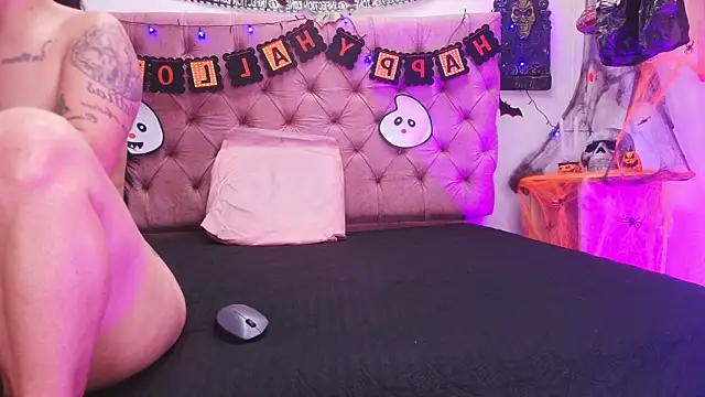 Auroraa miller online show from October 2025 11:53:02 AM