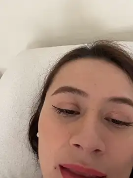 Andrewine89 online show from April 2026 09:01:01 PM