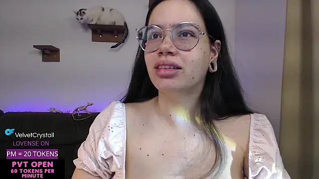 crystalll room online show from October 2025 04:20:01 AM