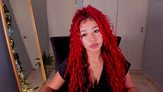 Snapshot of Curly915 chatting on September 2025 12:32:01 AM Curly915 online show from September 2025 12:32:01 AM