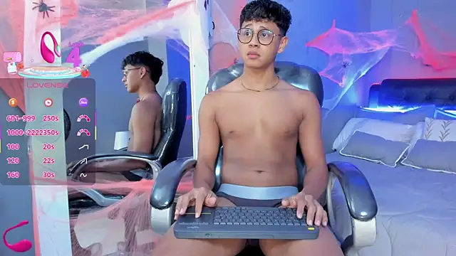 Dawn16  online show from October 2025 09:05:02 PM