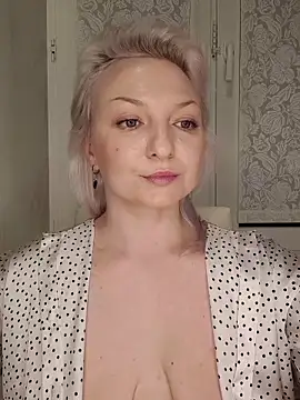 Anesteishen online show from December 2025 03:19:01 PM