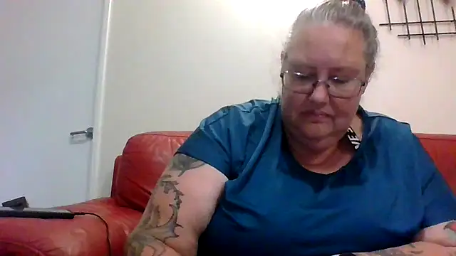 k1w1bbw online show from February 2025 07:54:02 AM