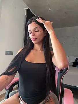 Snapshot of Rosariolovex chatting on February 2025 04:00:02 PM Rosariolovex online show from February 2025 04:00:02 PM