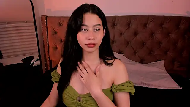 hannah brady online show from March 2025 12:10:02 AM