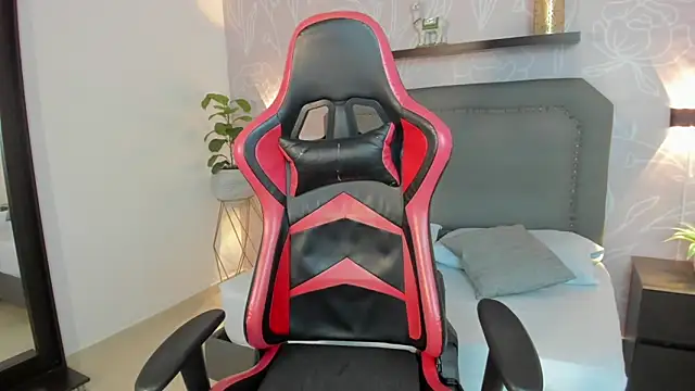 Snapshot of adarna13_ chatting on February 2026 07:28:01 PM adarna13 online show from February 2026 07:28:01 PM