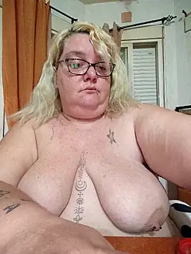 diosacurvy1984 online show from April 2026 07:34:01 AM