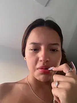 Snapshot of Sofia18_pinkk chatting on October 2025 10:34:02 PM Sofia18 pinkk online show from October 2025 10:34:02 PM