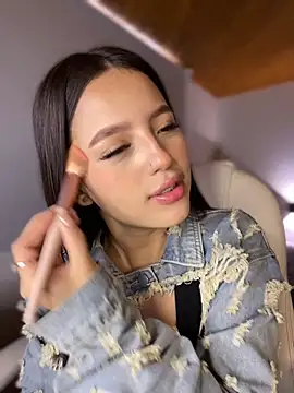 Snapshot of Sofia18_pinkk chatting on November 2025 08:41:02 PM Sofia18 pinkk online show from November 2025 08:41:02 PM