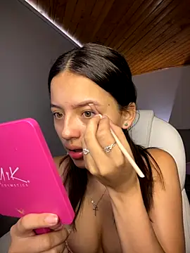 Snapshot of Sofia18_pinkk chatting on November 2025 08:53:01 PM Sofia18 pinkk online show from November 2025 08:53:01 PM