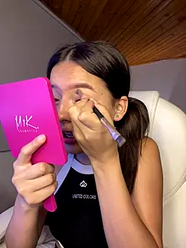 Snapshot of Sofia18_pinkk chatting on November 2025 10:35:01 PM Sofia18 pinkk online show from November 2025 10:35:01 PM