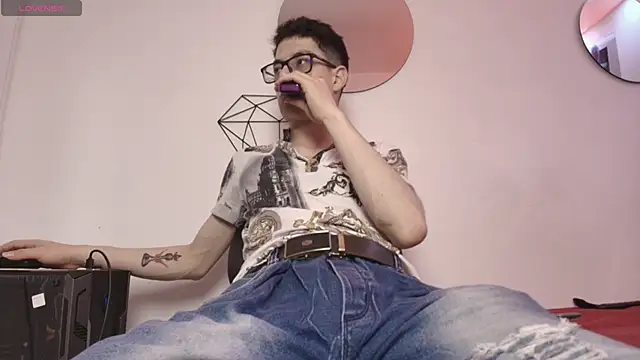 Snapshot of wolfandsky chatting on September 2025 11:32:01 AM wolfandsky online show from September 2025 11:32:01 AM