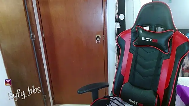 Snapshot of Eyfy_bbs chatting on March 2025 10:06:02 PM Eyfy bbs online show from March 2025 10:06:02 PM