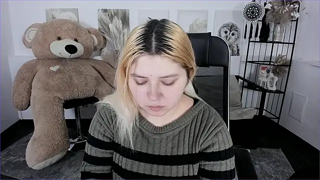 DiaAngell online show from January 2026 01:32:01 AM