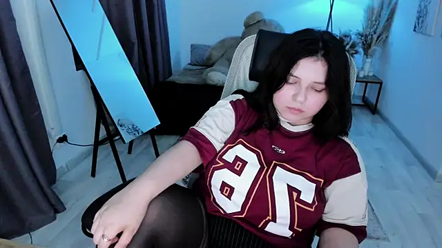 DiaAngell online show from July 2026 08:45:02 PM