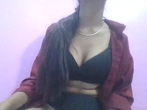 Leoni G online show from October 2025 08:42:01 AM