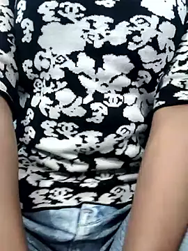 Leoni G online show from December 2025 07:59:01 AM