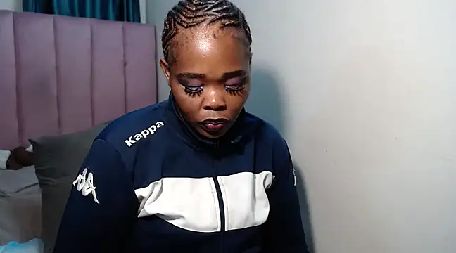 Hazel-nutt online show from March 2025 04:03:01 AM