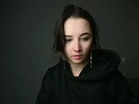 Eva Gloryy online show from March 2025 09:22:01 PM