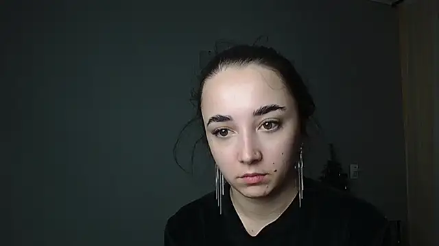 Eva Gloryy online show from February 2026 06:11:02 PM